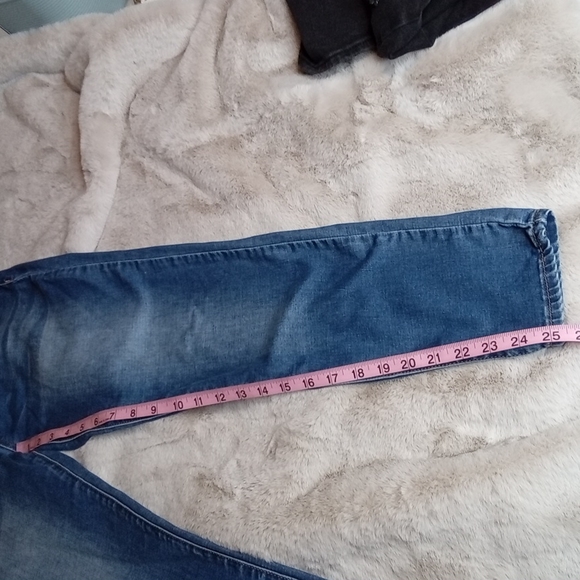 S.O.N.G. Maternity Light Wash Jeans. Sz Medium (8-10) - Picture 3 of 6